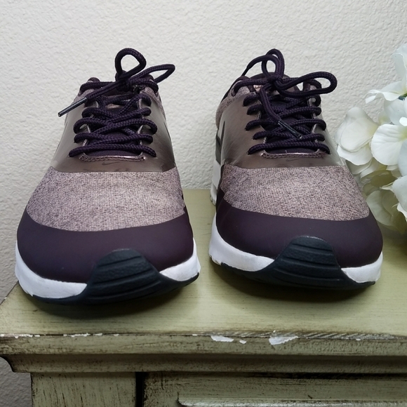 Nike Air Max Thea Knit Sneakers - Picture 5 of 10